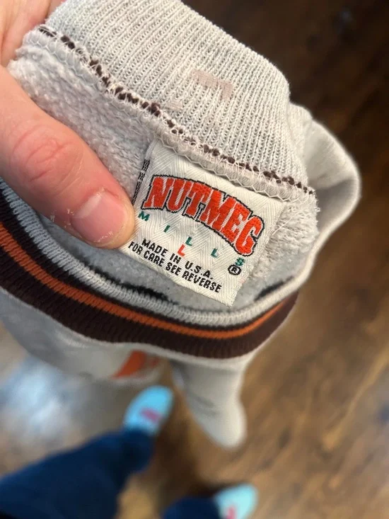 Vintage 90s Cleveland Browns Sweatshirt - Picture 10 of 10